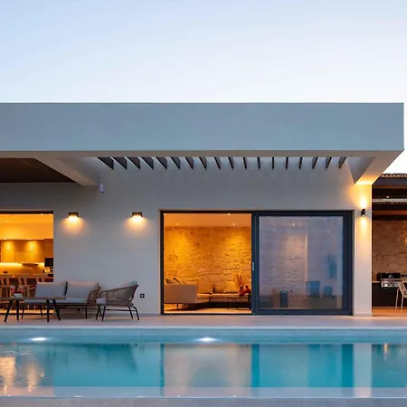 Villa Aglaea I Saltwater Pool & Amazing Seaview!