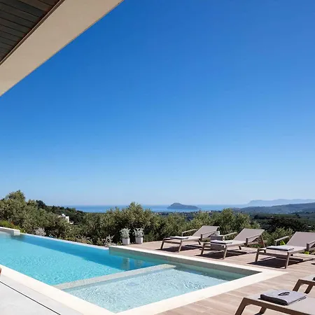Aglaea I Saltwater Pool & Amazing Seaview!